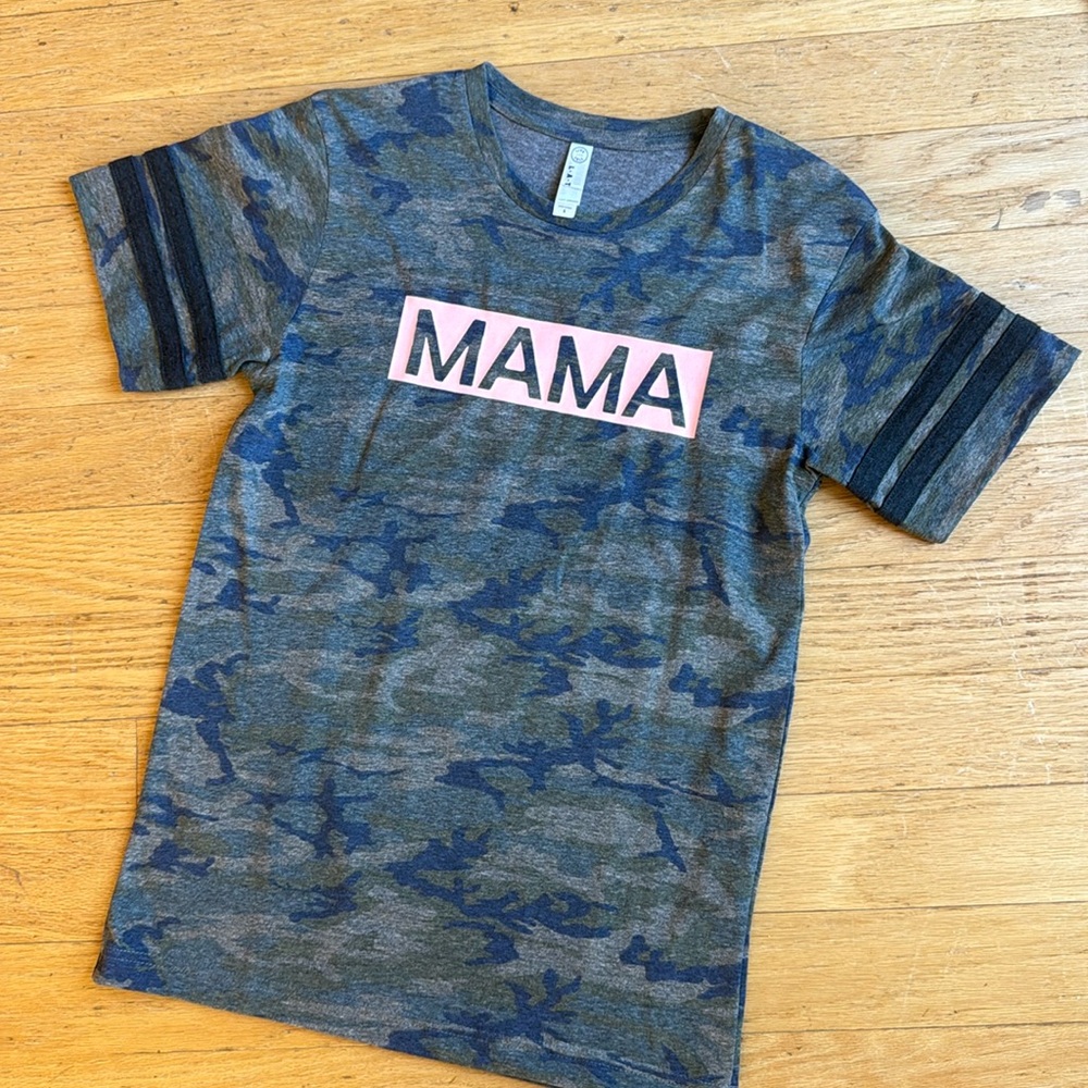 NWOT MAMA tee
